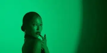 Sophia Bromberg - Green Light